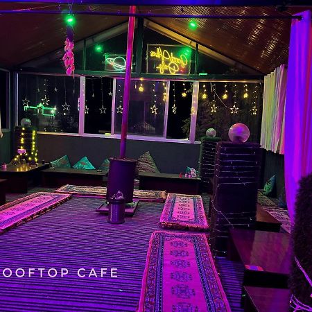 I Love Kasol Hostel & Rooftop Cafe Eksteriør billede