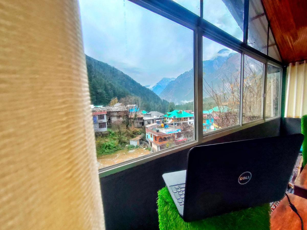 I Love Kasol Hostel & Rooftop Cafe Eksteriør billede